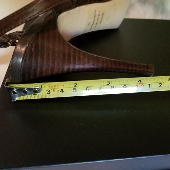 Guess brown open toe High Heel Shoes - Picture 7 of 7